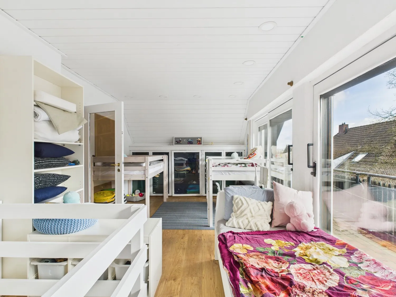 Kinderzimmer mit Balkonzugang_Maisonettewohnung_OG