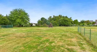 von_poll_real_estate_property_25292005g_image_1