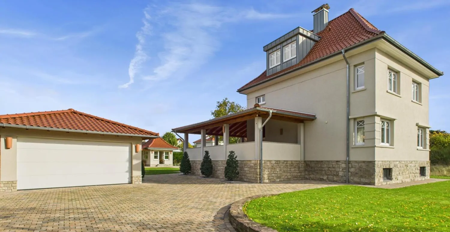 Stilvolle Fabrikantenvilla mit modernem Wohnkomfort