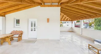 von_poll_real_estate_property_25292006_image_2