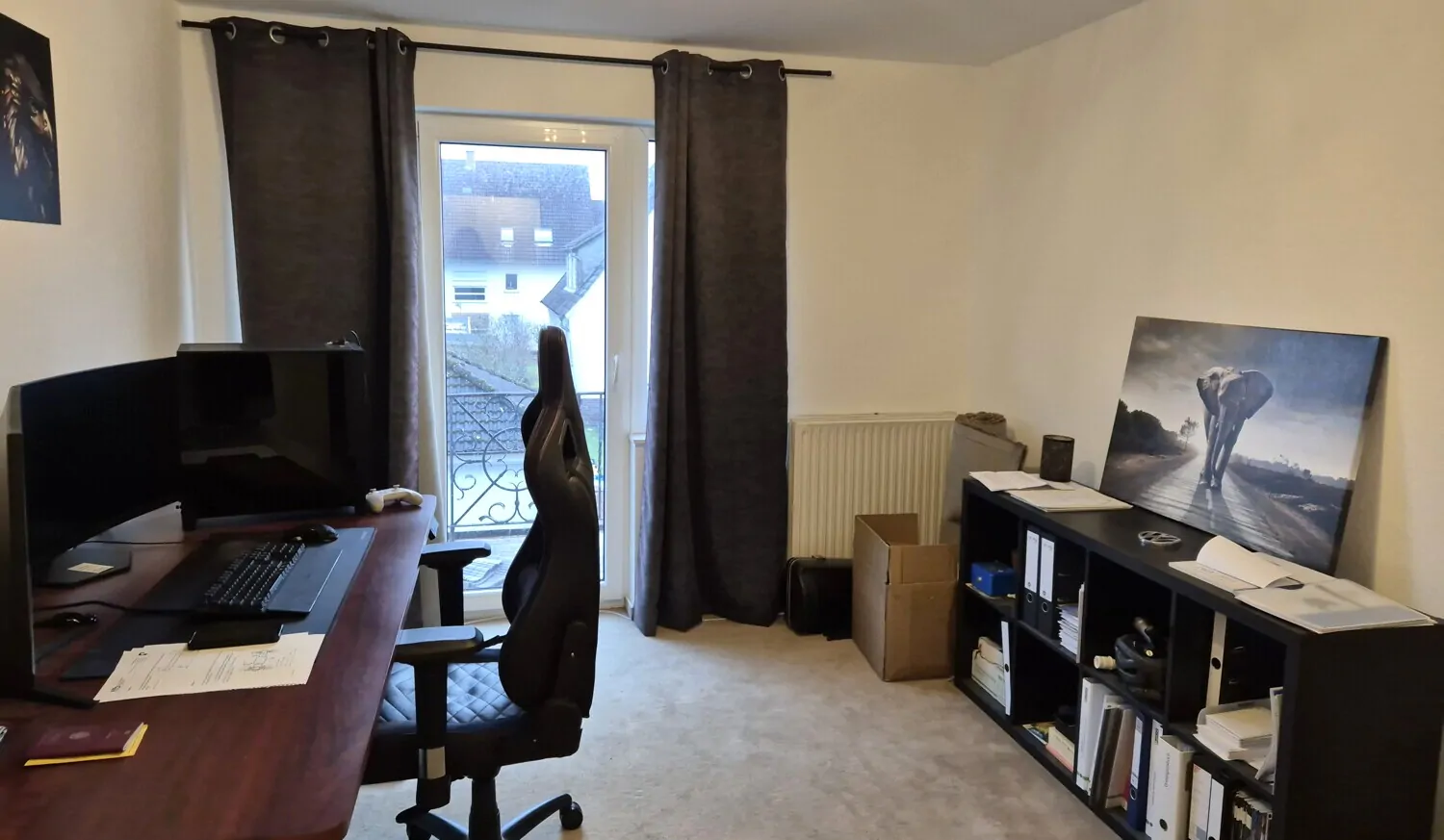 Büro/Kinderzimmer mit Zugang zum Balkon