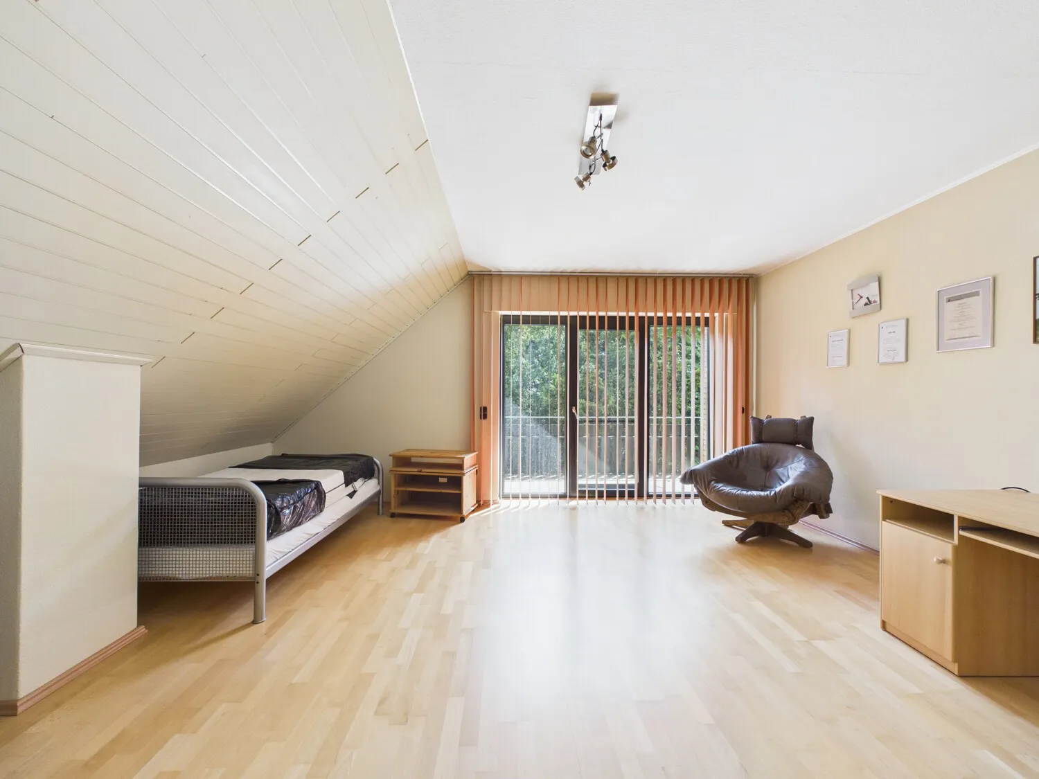 Schlafzimmer 4 -mit Balkonzugang - DG