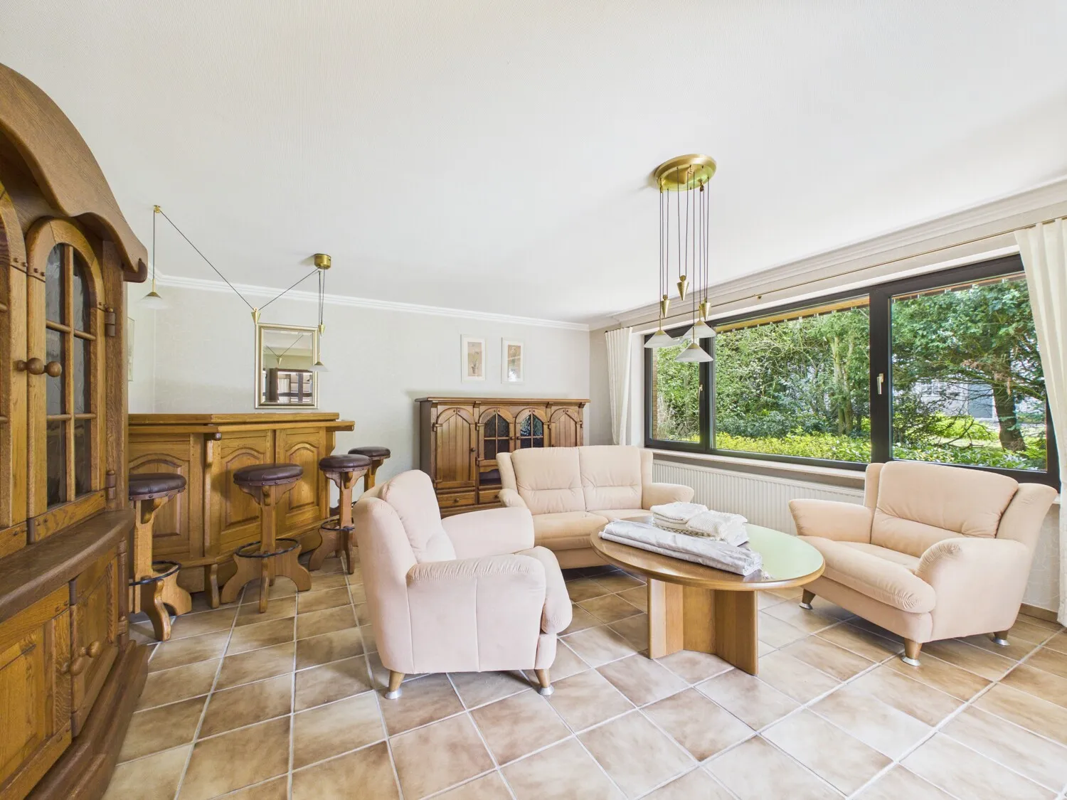 Wohnzimmer mit Terrassenzugang - EG