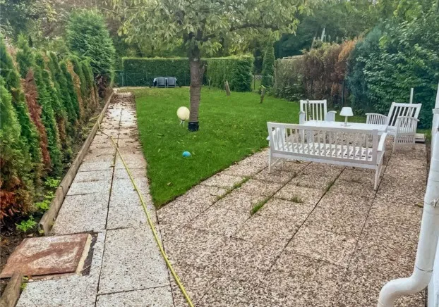 Garten mit Terrasse