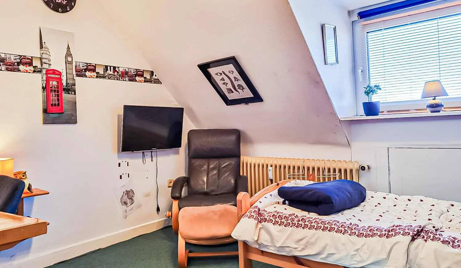 Schlafzimmer Wohnung DG