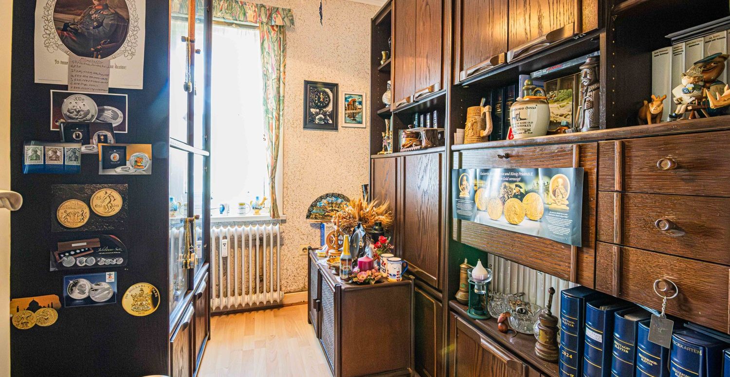 Zimmer Wohnung OG