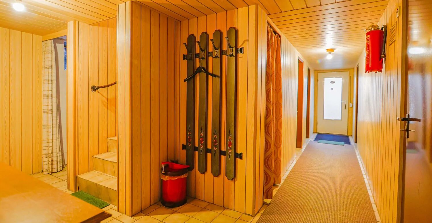 Teilweise wohnlich ausgebauter Keller