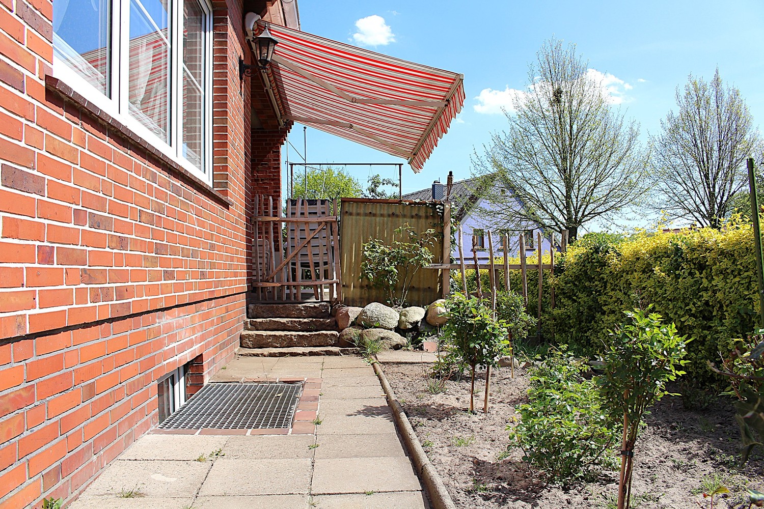 Weg & Blick zur Terrasse