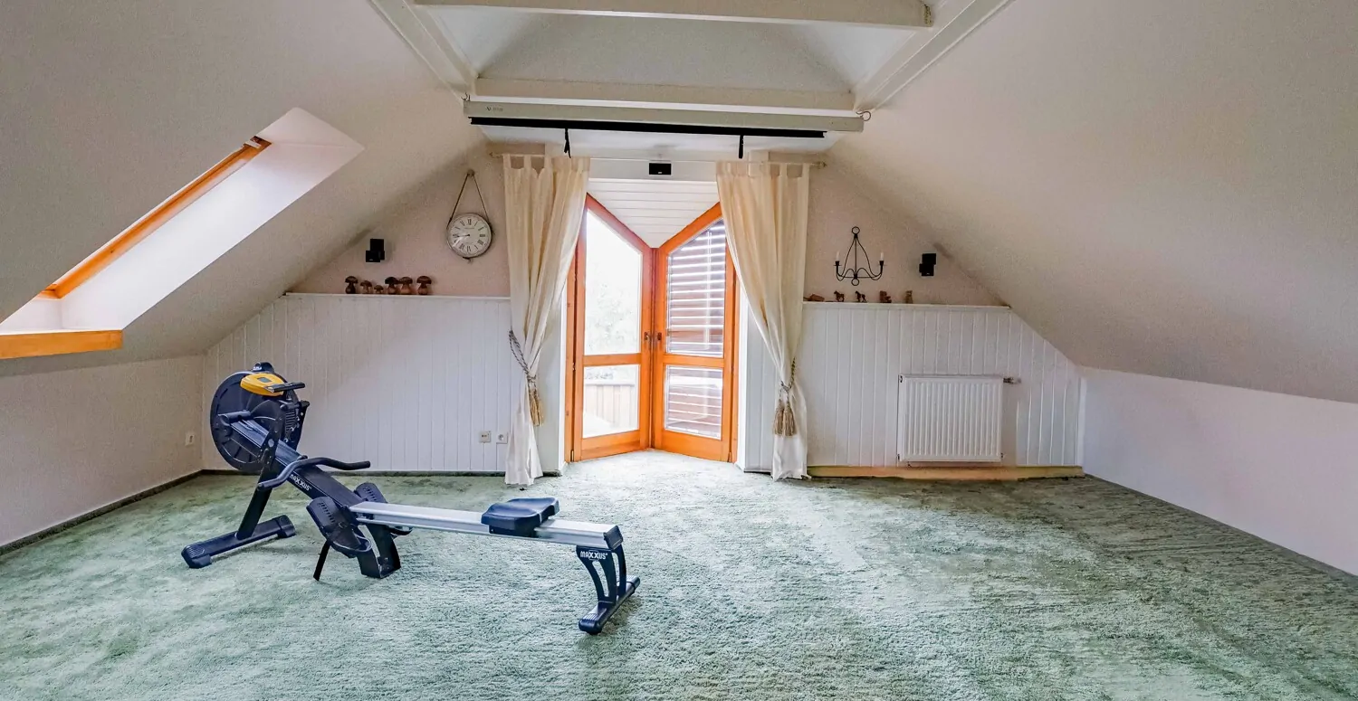 Raum I DG mit Zugang zur Dachterrasse