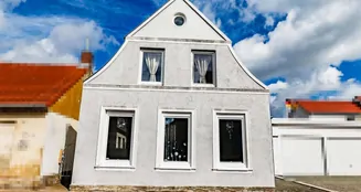 von_poll_real_estate_property_25389015_image_0