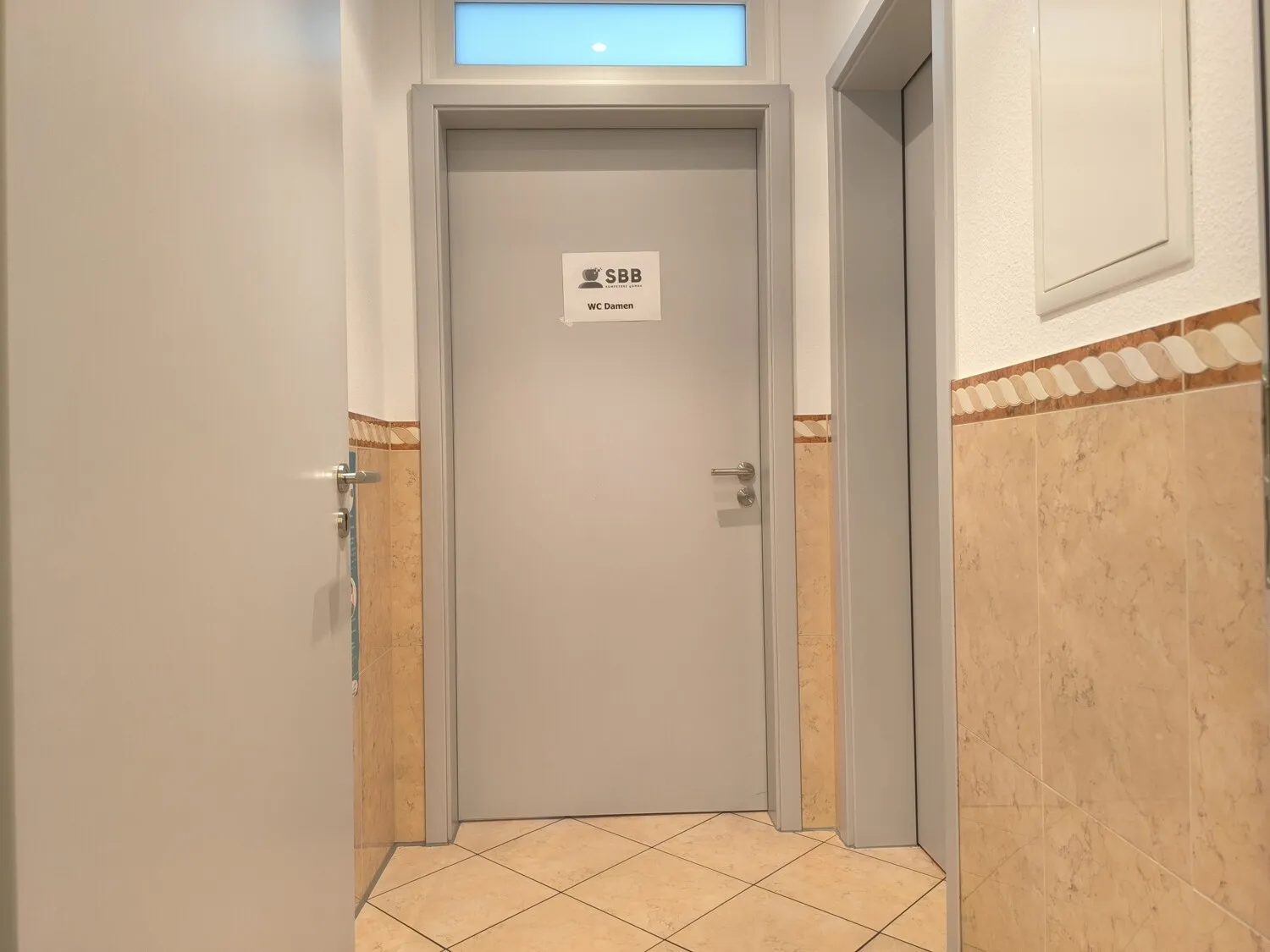 Vorraum zu den Toiletten