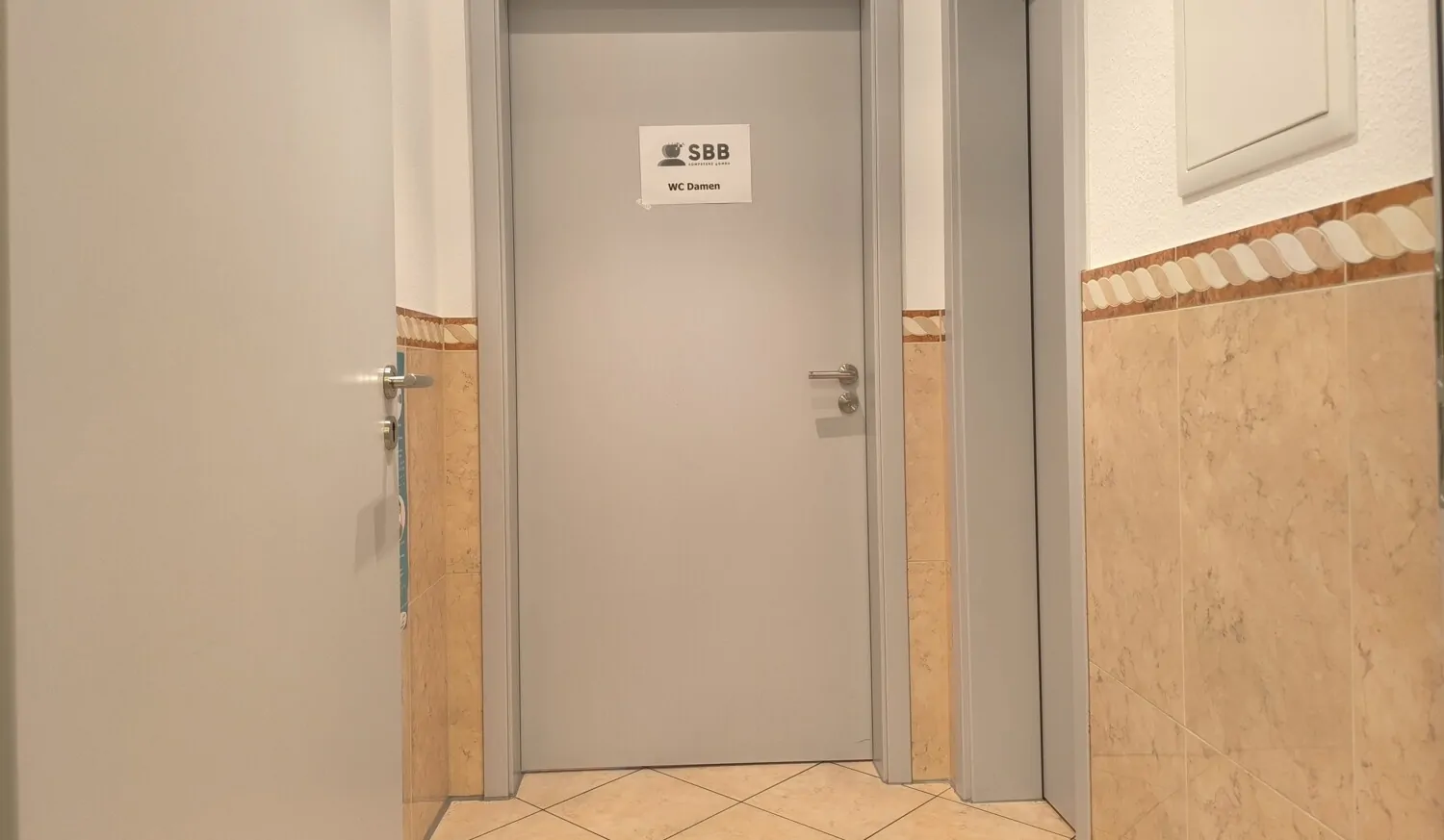 Vorraum zu den Toiletten