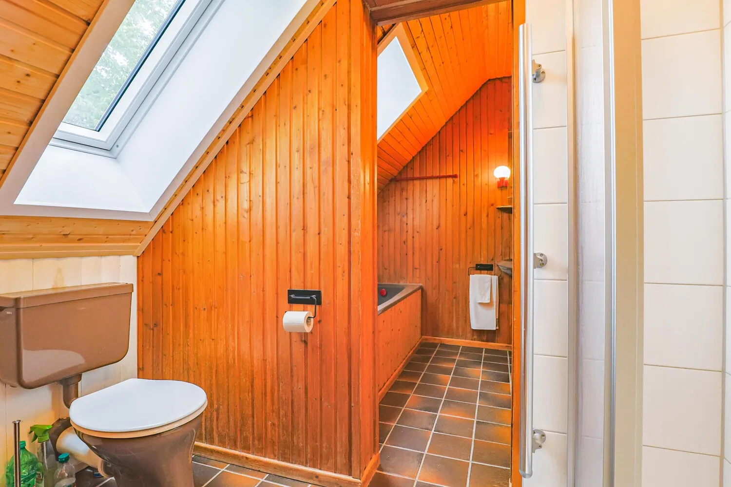 Badezimmer DG Ansicht I
