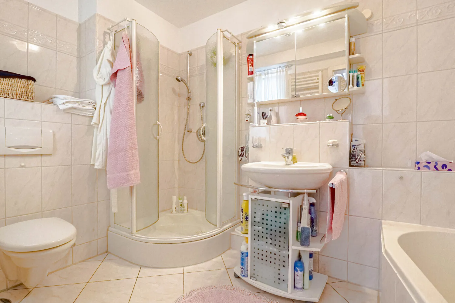 Tageslichtbadezimmer en suite Ansicht I