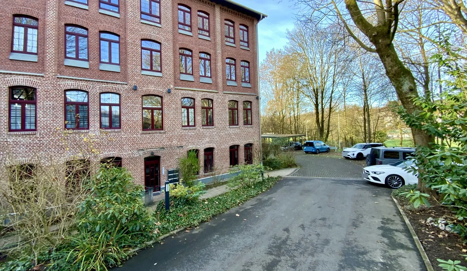 Zufahrt Innenhof / Stellplätze