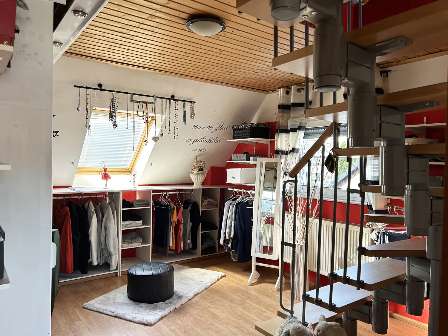 Kinder-/ Ankleidezimmer