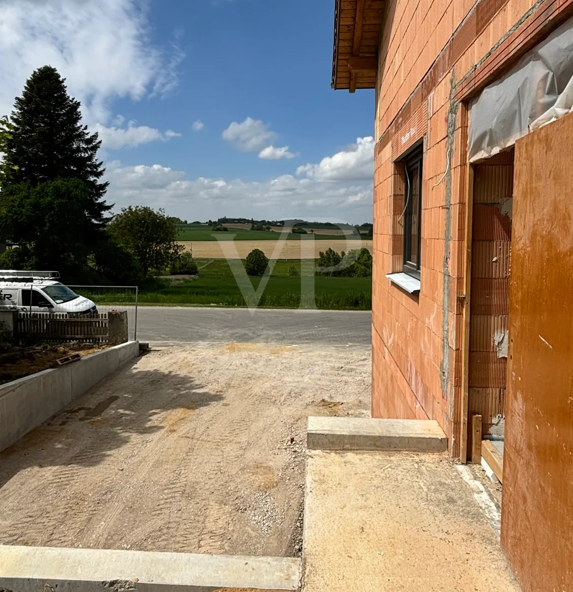 Außenansicht zur Straße