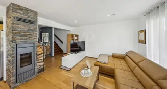 von_poll_real_estate_property_25144004_image_2