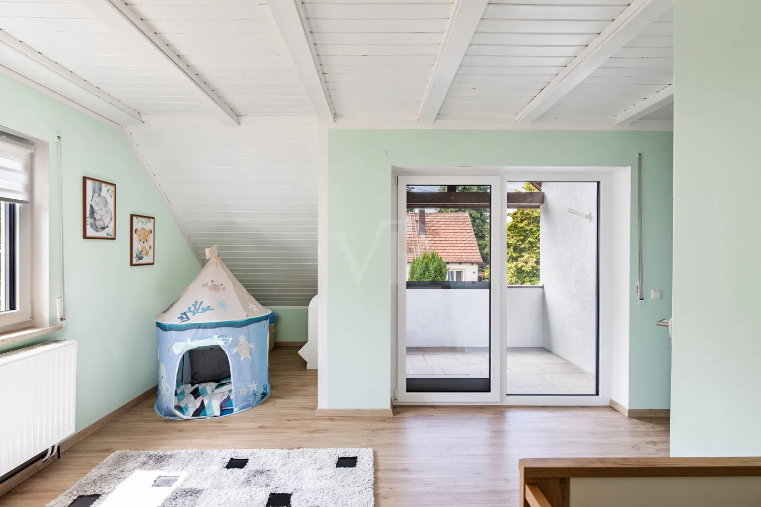 Kinderzimmer mit Loggia