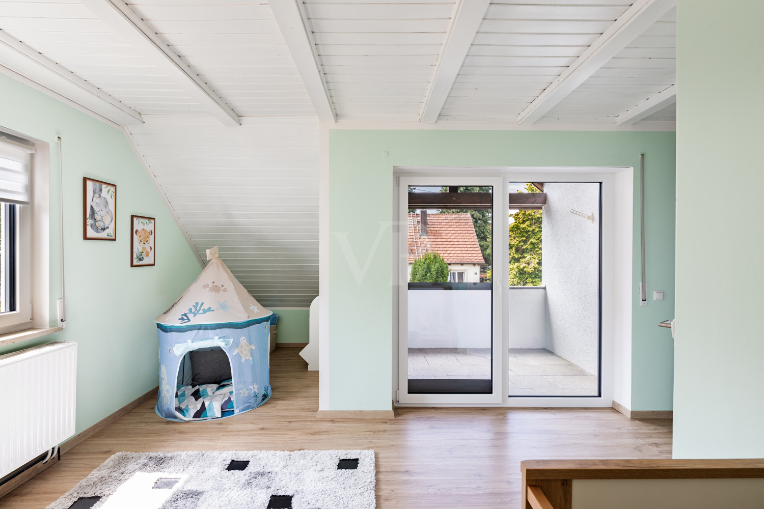Kinderzimmer mit Loggia