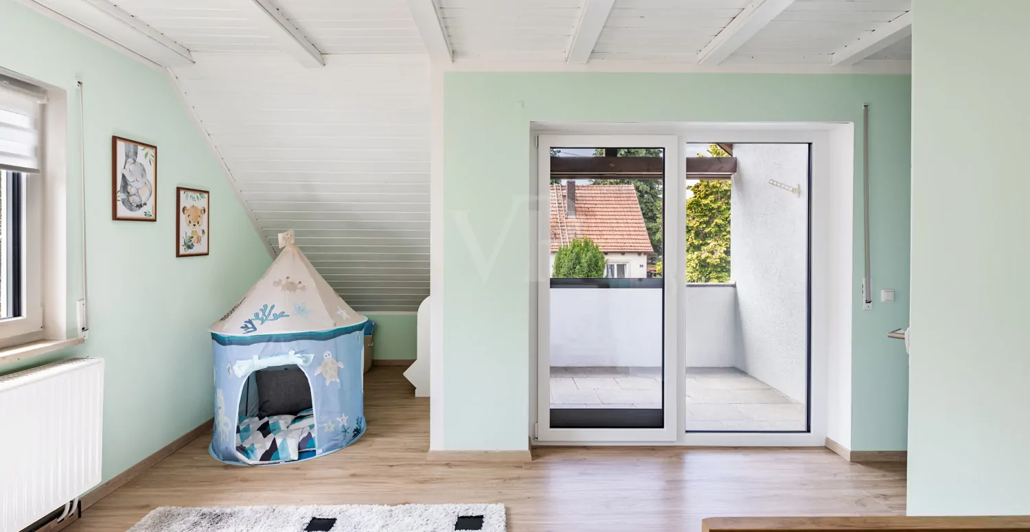Kinderzimmer mit Loggia