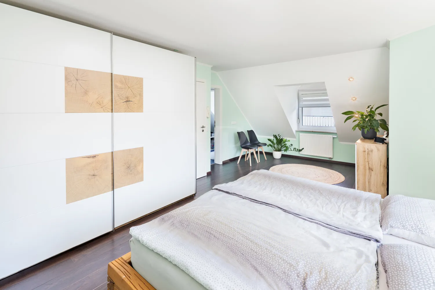 Schlafzimmer mit Bad OG