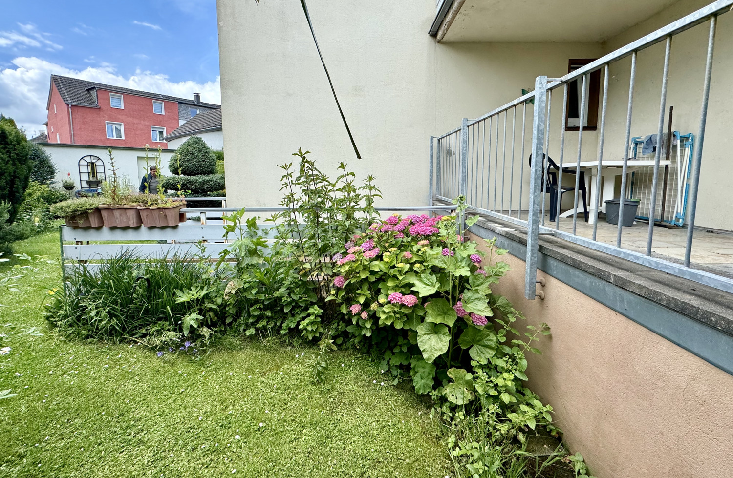 Garten mit Balkon