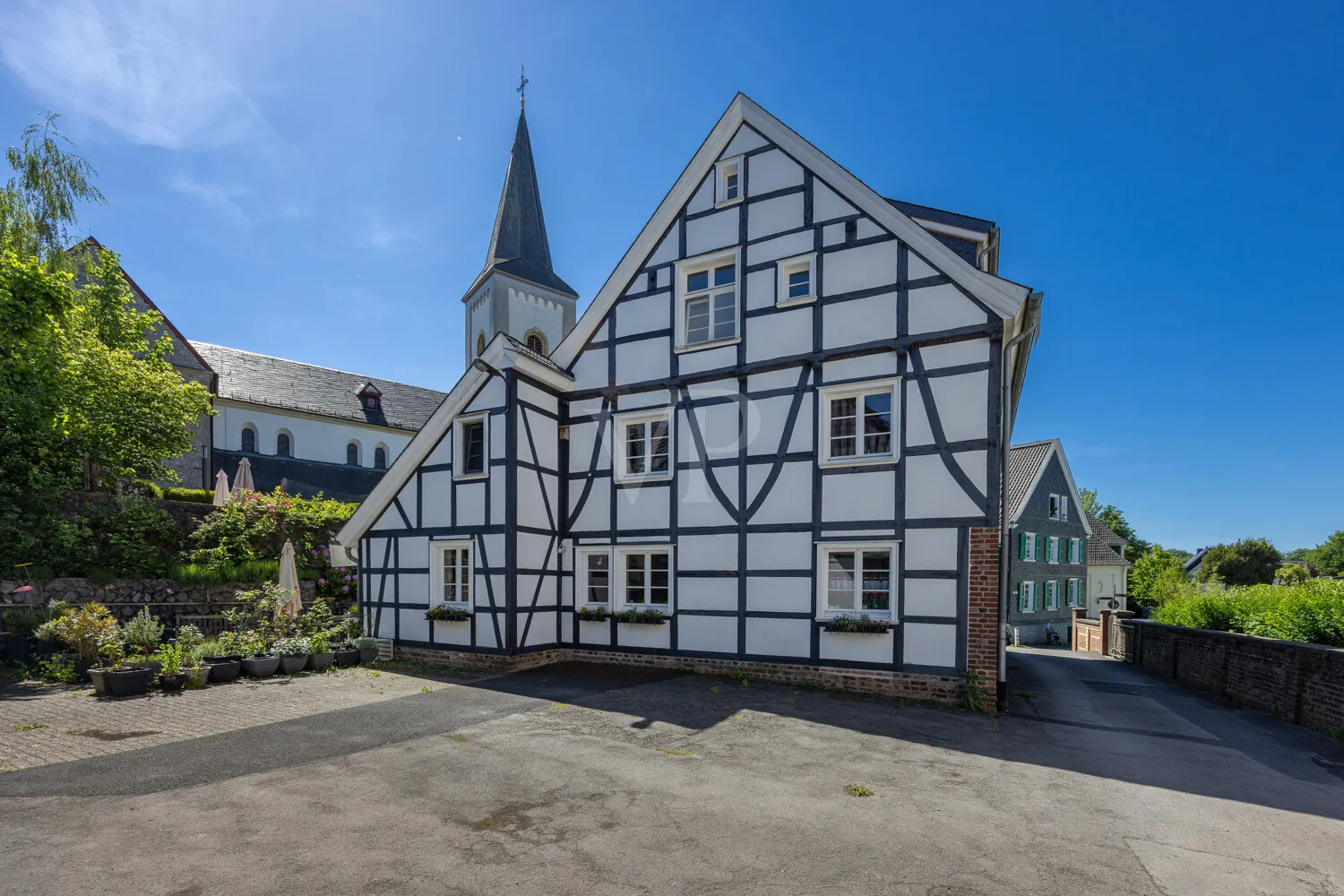 Wiedenhof Düssel – Historisches Hofensemble mit Entwicklungspotenzial vor den Toren Düsseldorfs