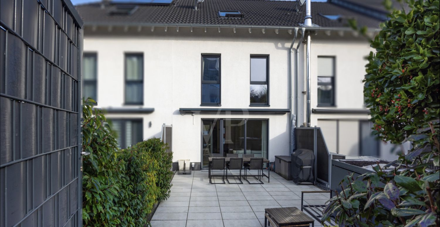Neuwertiges Reihenmittelhaus in beliebter Wohnlage