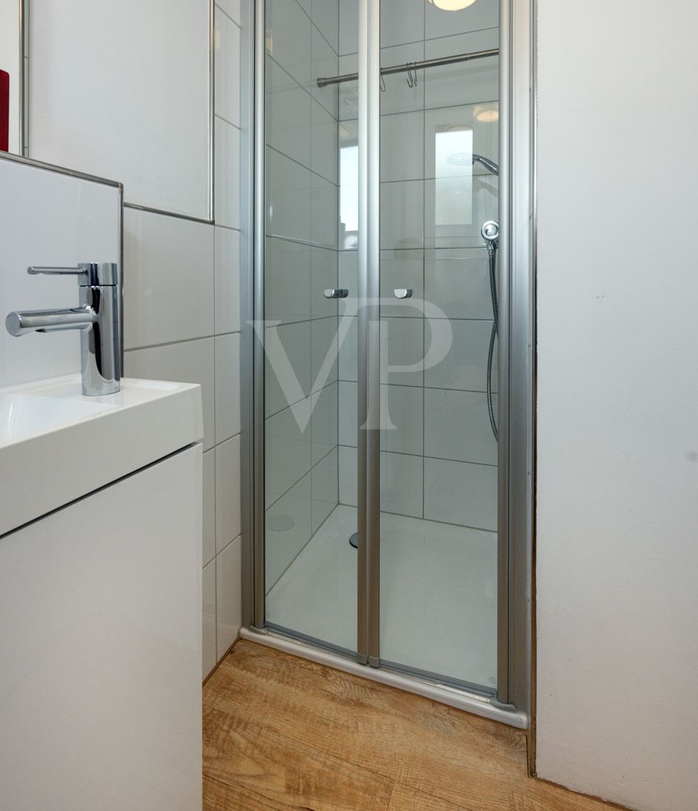 Gäste-WC mit Dusche