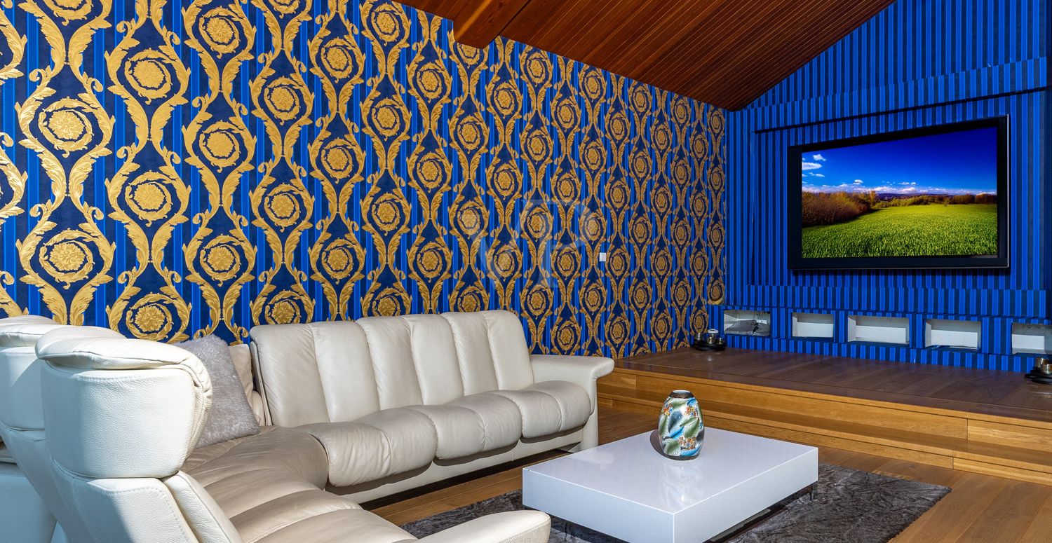 Wohnzimmer mit Heimkino