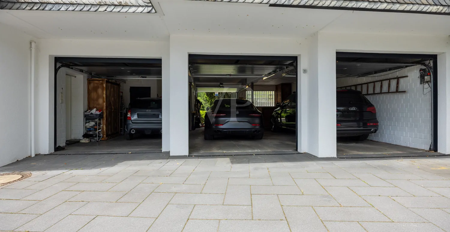 Garagen mit elektrischen Toren