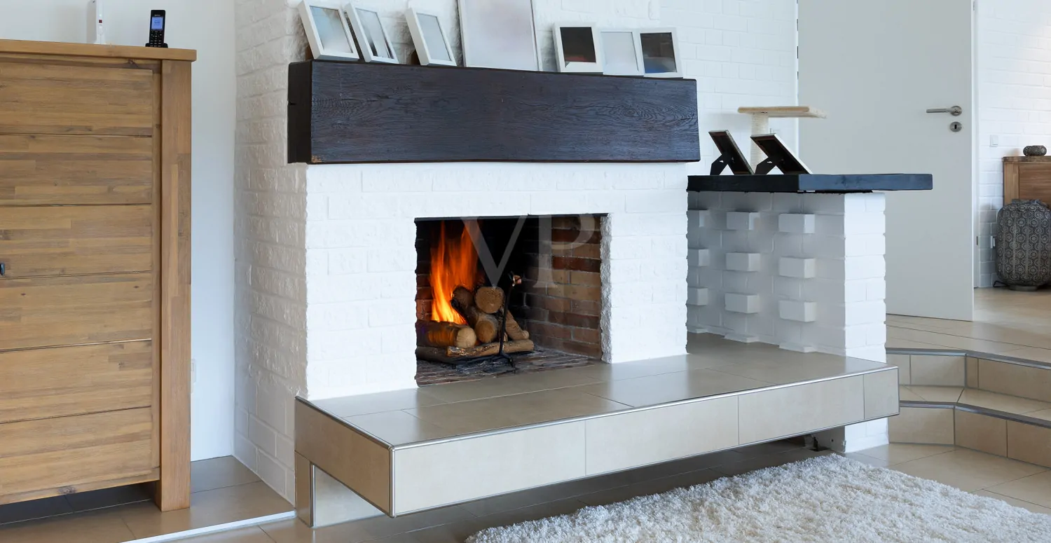 Wohnzimmer mit Kamin