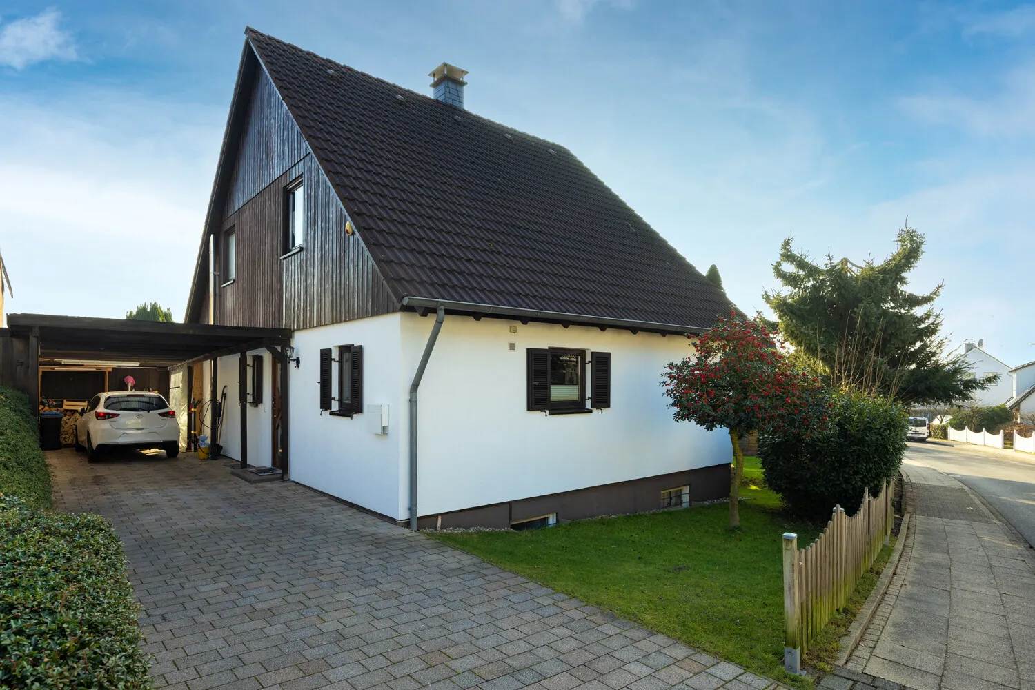 Hausansicht Einfahrt