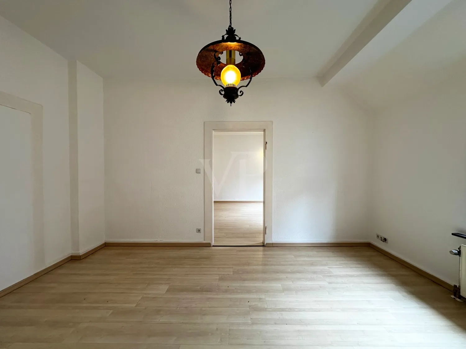 Stilvolle 4-Zimmer-Altbauwohnung mit Balkon, Kamin & Ausbaureserve in Velbert-Mitte