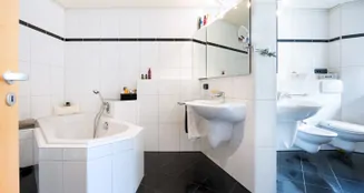 von_poll_real_estate_property_252500172_image_9