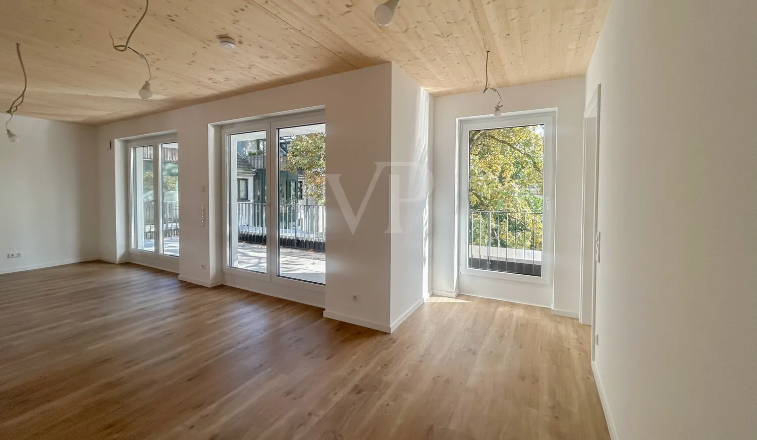 Wohnbereich mit Balkonzugang