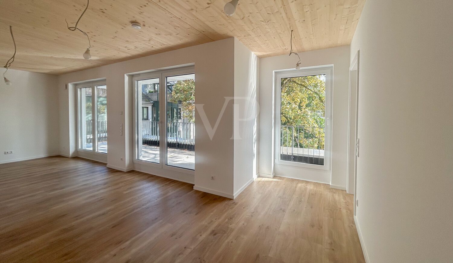 Wohnbereich mit Balkonzugang