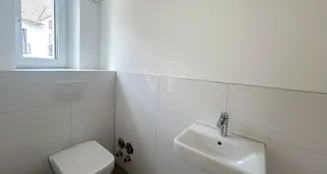 von_poll_real_estate_property_252500123_image_4