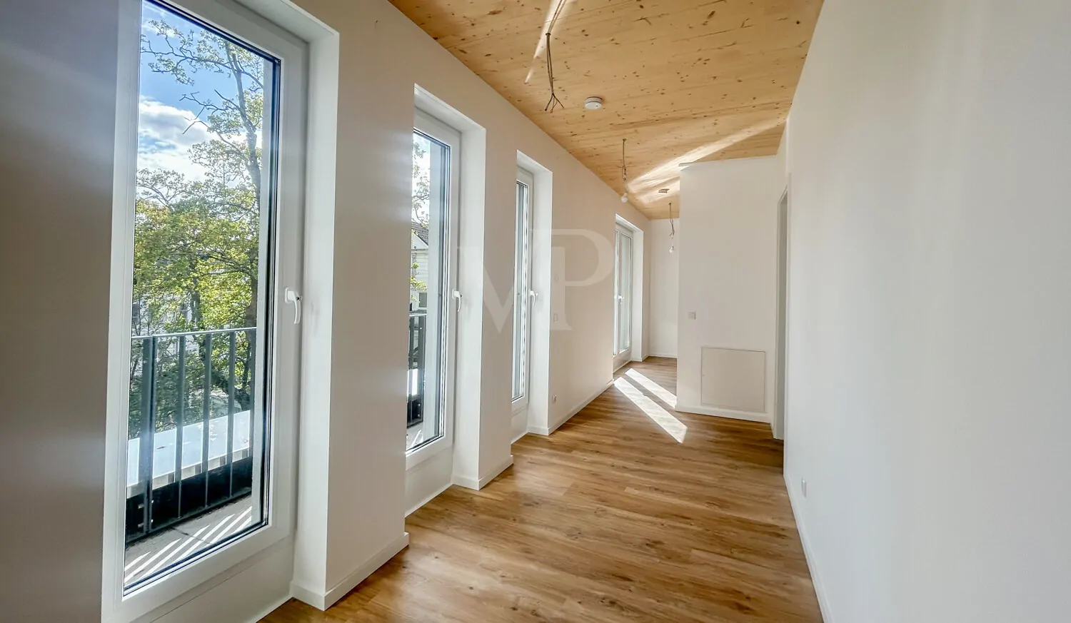 Flur und- Ankeidebereich