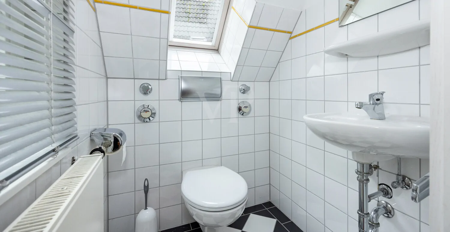 Erstes Badezimmer 2. OG.