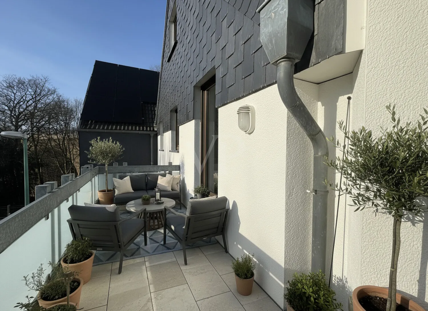 Balkon Hauptwohnung  - KI