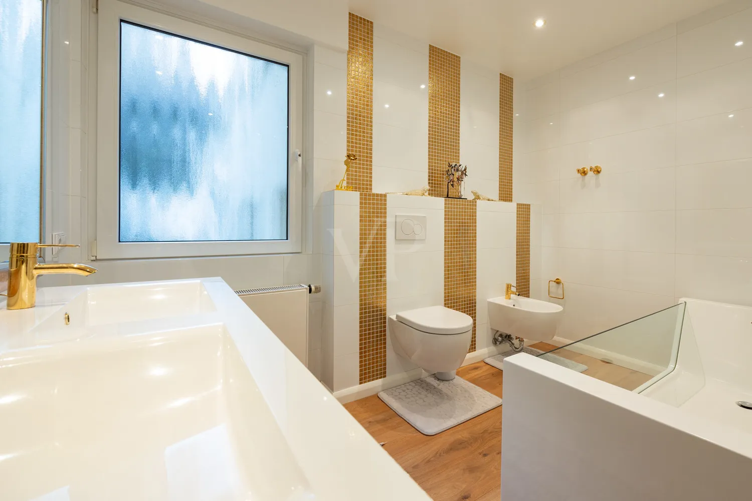 Zweites Badezimmer