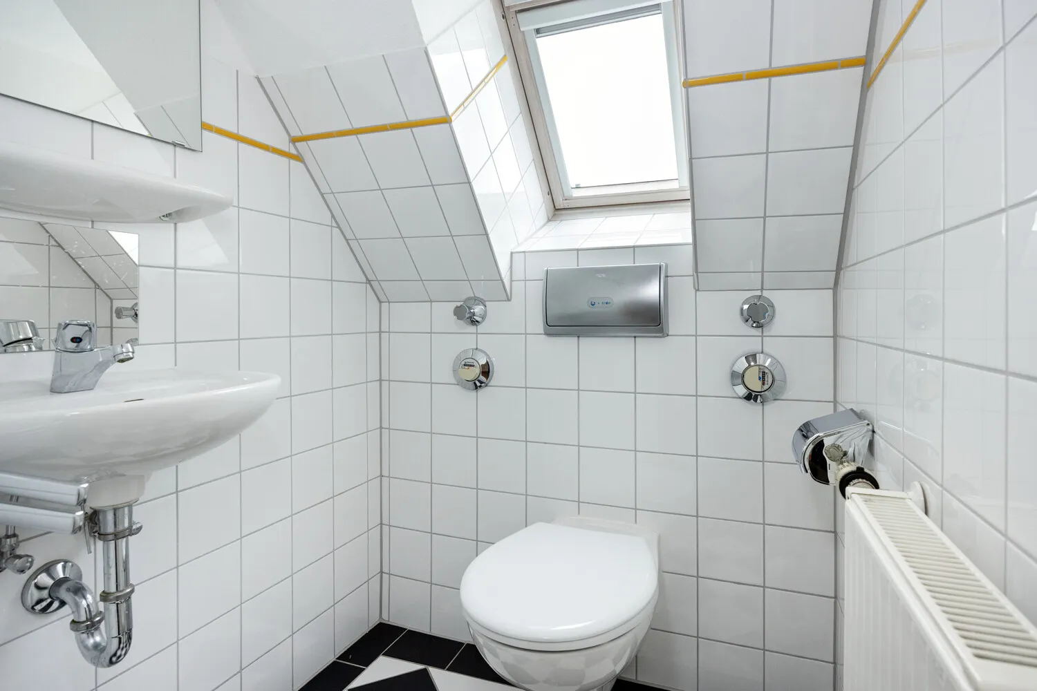 Zweites Badezimmer DG.