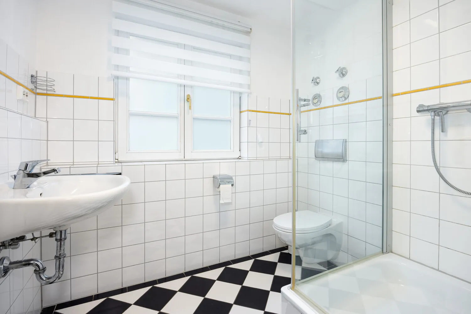 Badezimmer 1. OG.