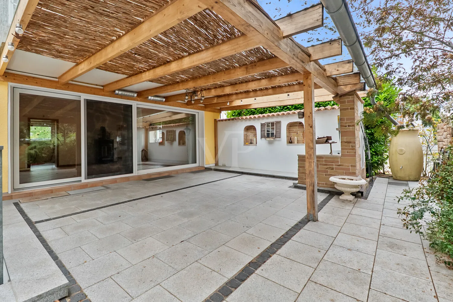 Überdachte Terrasse