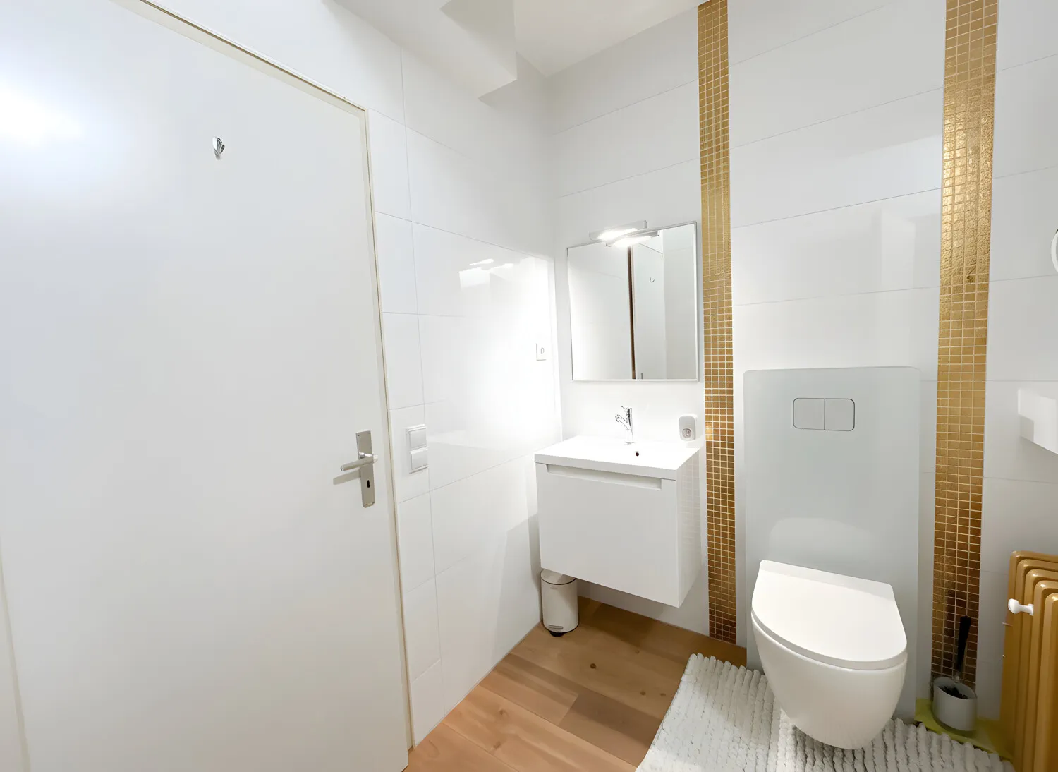 Erstes Badezimmer Gartengeschoss