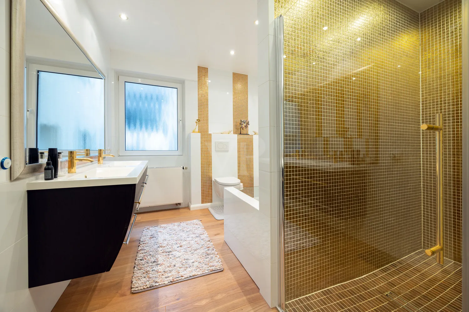 Zweites Badezimmer