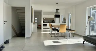 von_poll_real_estate_property_25328135_image_16