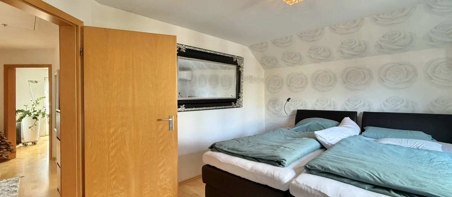 Schlafzimmer (OG)